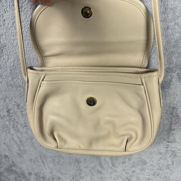 COACH Vintage Cafe Flap Bag Lightweights Glovetanned Cowhide Leather Bone 4111 - Picture 5 of 8